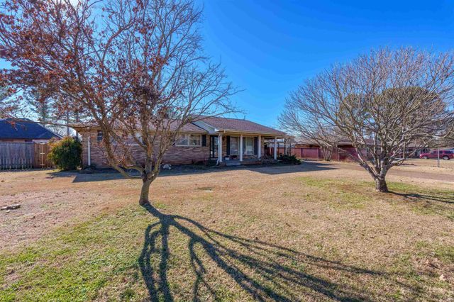 1006 Pasadena Ave, Muscle Shoals, AL 35661
