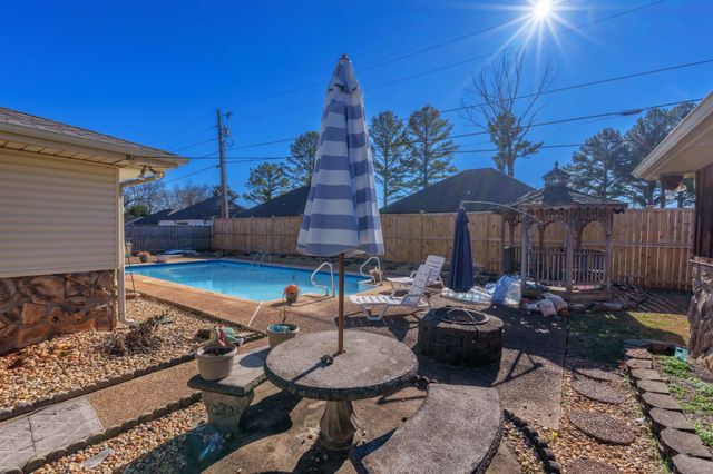 1006 Pasadena Ave, Muscle Shoals, AL 35661