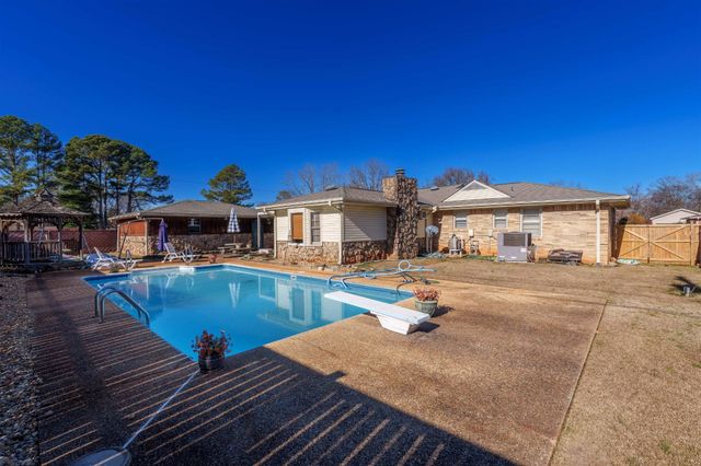 1006 Pasadena Ave, Muscle Shoals, AL 35661