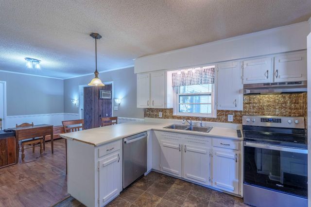 1006 Pasadena Ave, Muscle Shoals, AL 35661