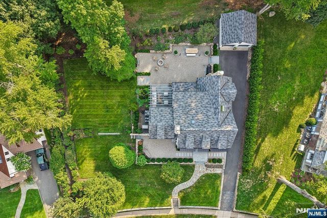 71 Gilbert Road, Ho-ho-kus, NJ 07423