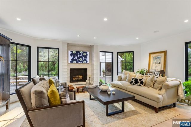 71 Gilbert Road, Ho-ho-kus, NJ 07423