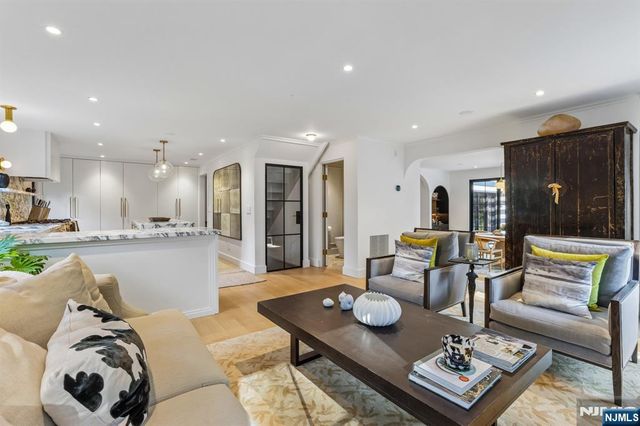 71 Gilbert Road, Ho-ho-kus, NJ 07423