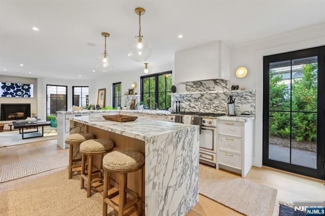 71 Gilbert Road, Ho-ho-kus, NJ 07423