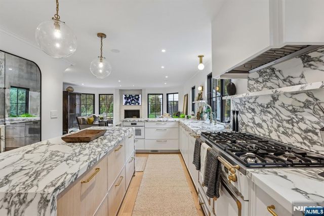 71 Gilbert Road, Ho-ho-kus, NJ 07423