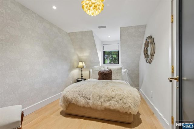 71 Gilbert Road, Ho-ho-kus, NJ 07423