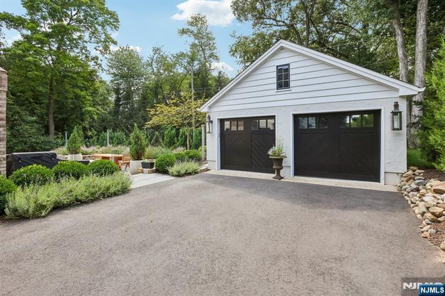 71 Gilbert Road, Ho-ho-kus, NJ 07423