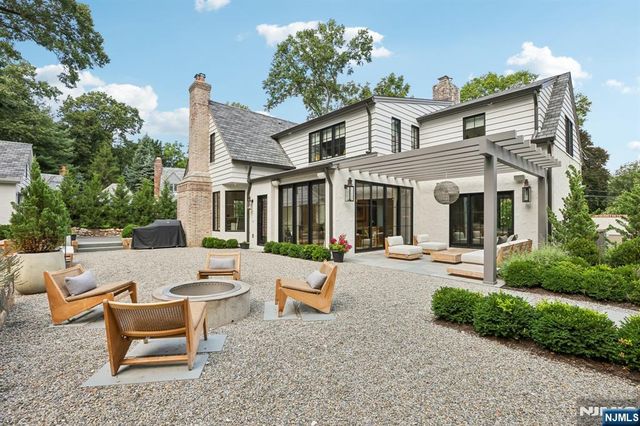 71 Gilbert Road, Ho-ho-kus, NJ 07423