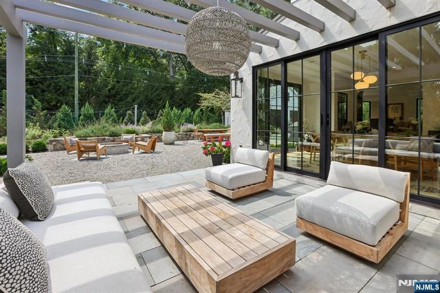 71 Gilbert Road, Ho-ho-kus, NJ 07423