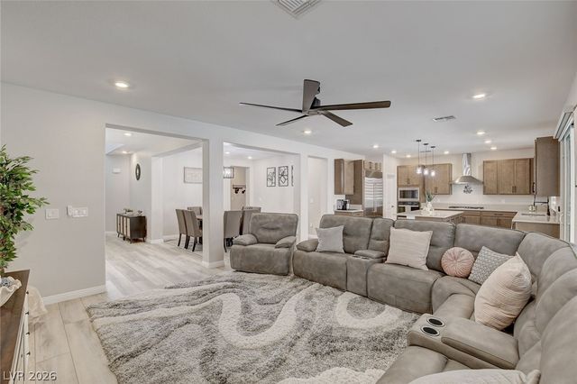 10287 Magnolia Creek Street, Las Vegas, NV 89141
