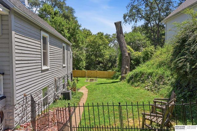 3007 S 30 Street, Omaha, NE 68105