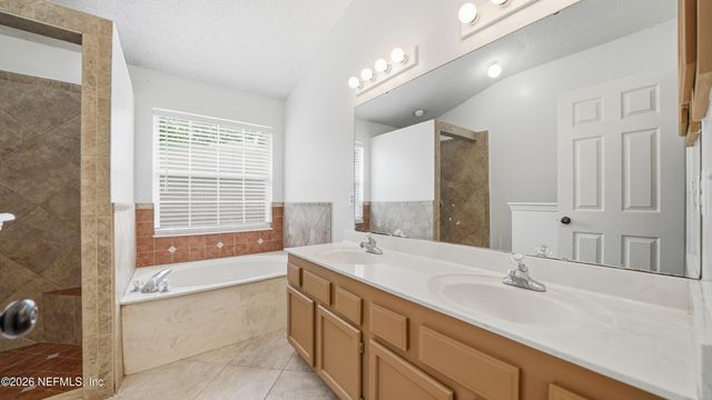 2882 TUSCARORA Trail, Middleburg, FL 32068