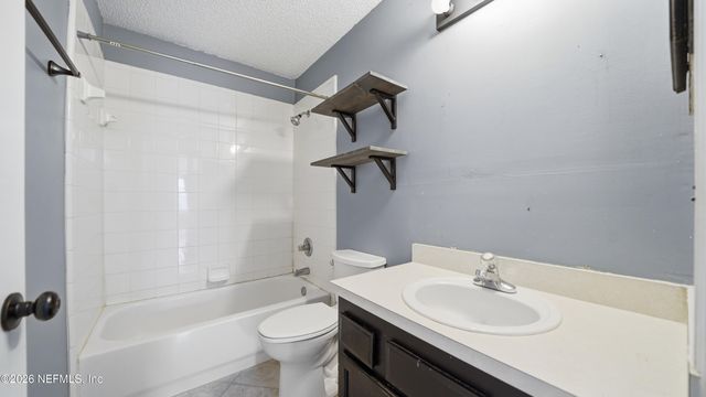 2882 TUSCARORA Trail, Middleburg, FL 32068