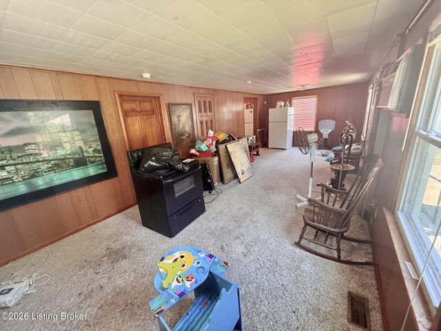 1423 Thornberry Ave, Louisville, KY 40215