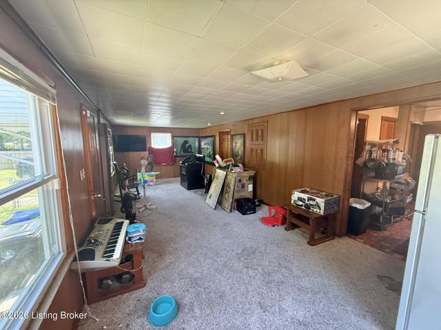 1423 Thornberry Ave, Louisville, KY 40215
