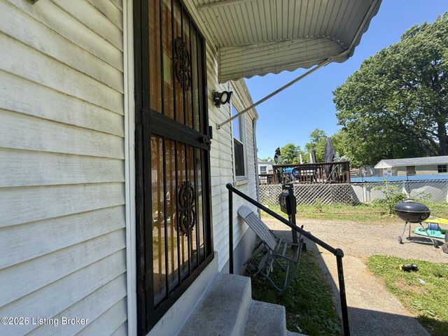 1423 Thornberry Ave, Louisville, KY 40215