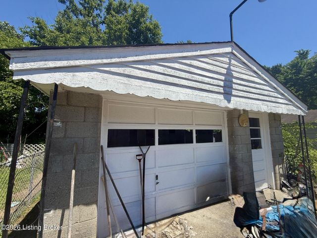 1423 Thornberry Ave, Louisville, KY 40215