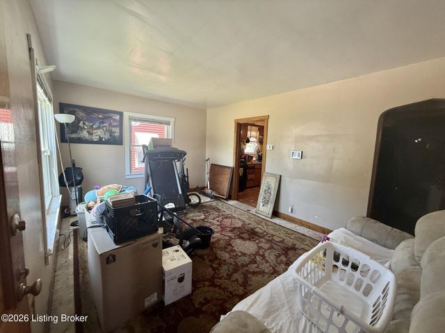1423 Thornberry Ave, Louisville, KY 40215