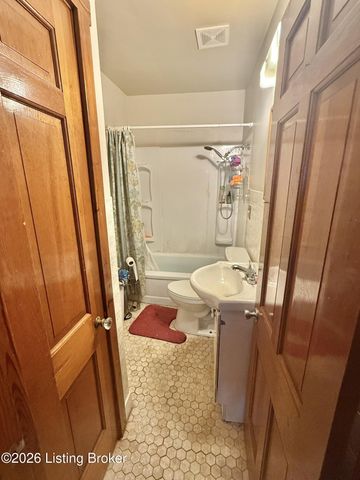 1423 Thornberry Ave, Louisville, KY 40215