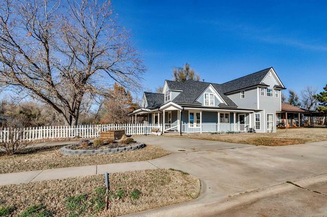 131 Oak Avenue, Yukon, OK 73099