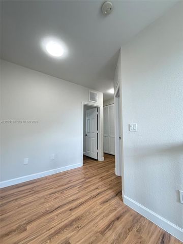 1720 NE 33rd Ave 102-5, Homestead, FL 33033