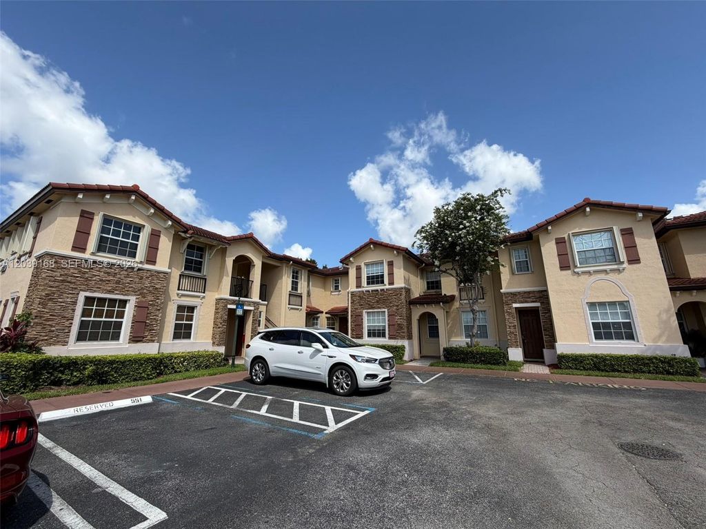 1720 NE 33rd Ave 102-5, Homestead, FL 33033