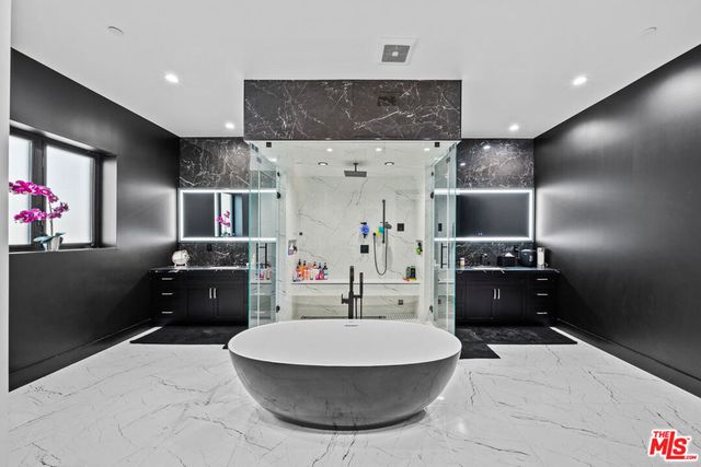 6006 Spring Valley Road, Hidden Hills, CA 91302