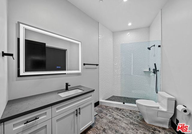 6006 Spring Valley Road, Hidden Hills, CA 91302