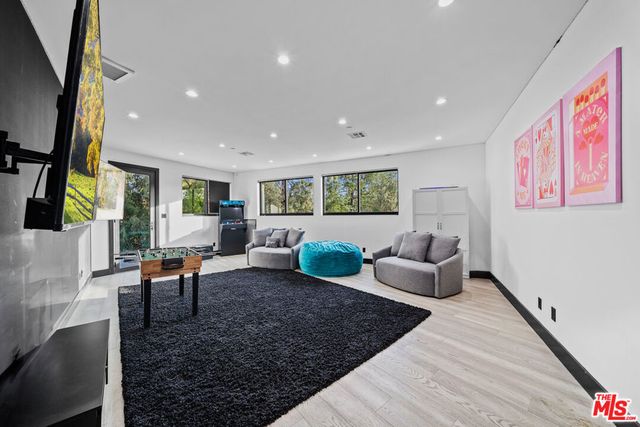 6006 Spring Valley Road, Hidden Hills, CA 91302