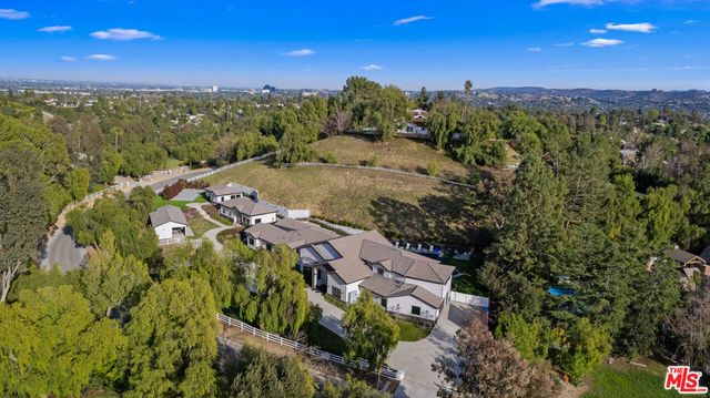 6006 Spring Valley Road, Hidden Hills, CA 91302