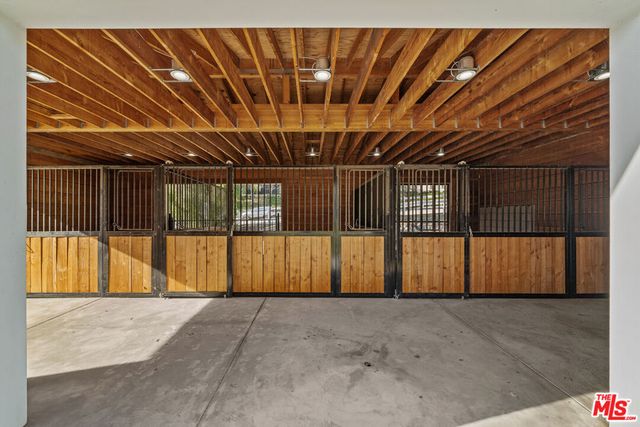 6006 Spring Valley Road, Hidden Hills, CA 91302