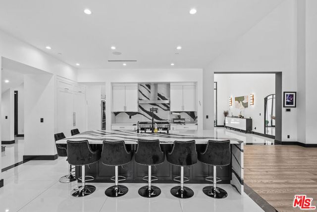 6006 Spring Valley Road, Hidden Hills, CA 91302