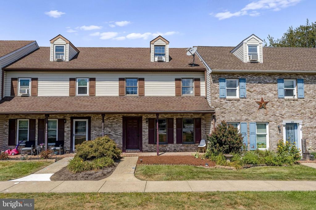 407 CAHILL CIR, Honey Brook, PA 19344