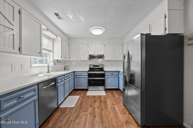 126 Ennett Lane, Sneads Ferry, NC 28460