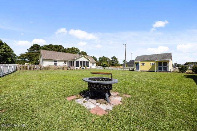126 Ennett Lane, Sneads Ferry, NC 28460
