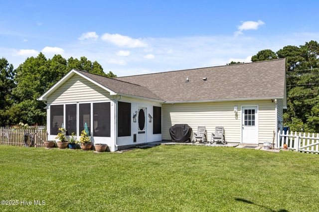 126 Ennett Lane, Sneads Ferry, NC 28460