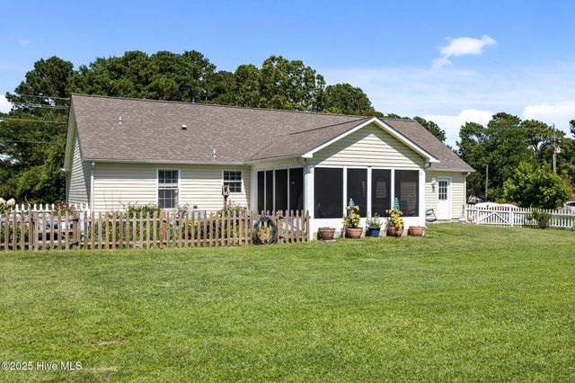 126 Ennett Lane, Sneads Ferry, NC 28460