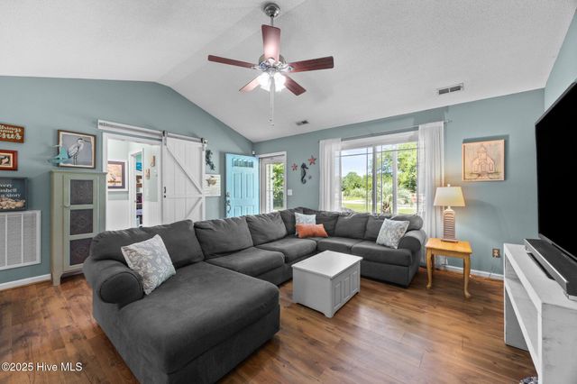 126 Ennett Lane, Sneads Ferry, NC 28460