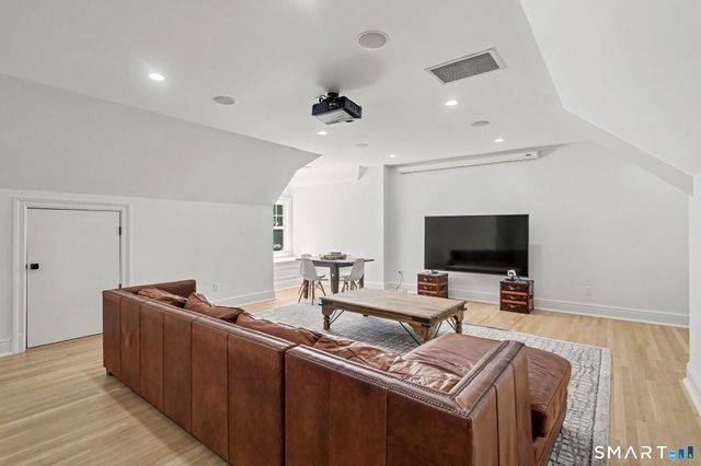 9 Banks Drive, Wilton, CT 06897