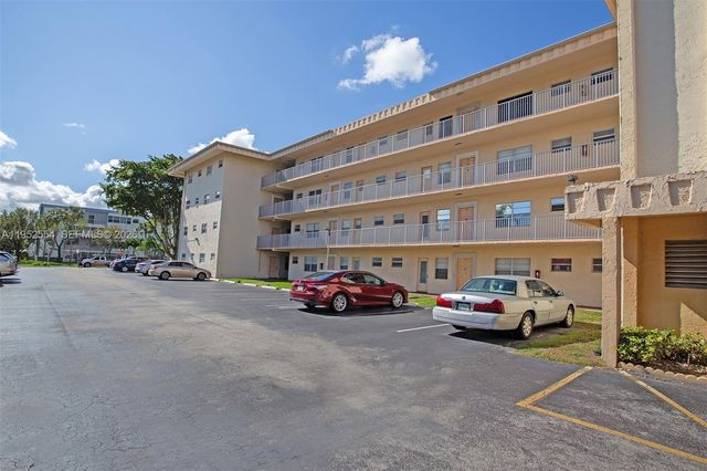 4151 NW 41st Street 301, Lauderdale Lakes, FL 33319