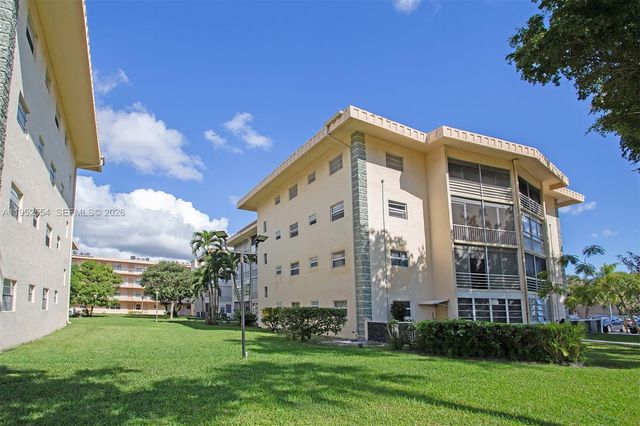 4151 NW 41st Street 301, Lauderdale Lakes, FL 33319