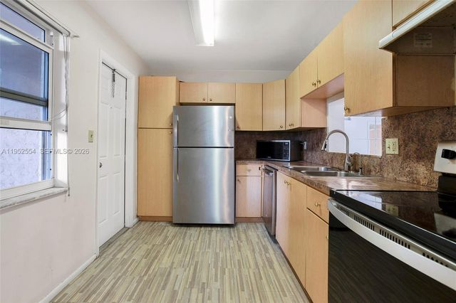 4151 NW 41st Street 301, Lauderdale Lakes, FL 33319