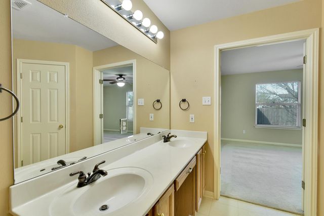 11712 Dunfries LN, Austin, TX 78754