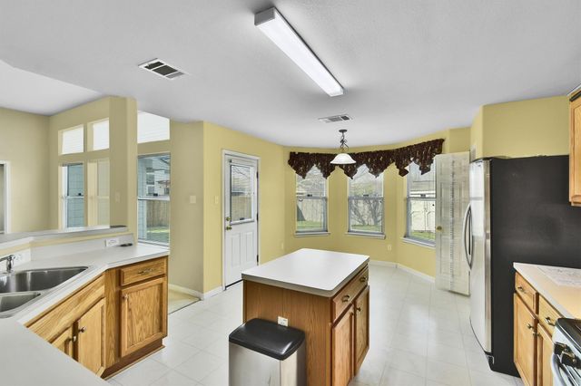 11712 Dunfries LN, Austin, TX 78754