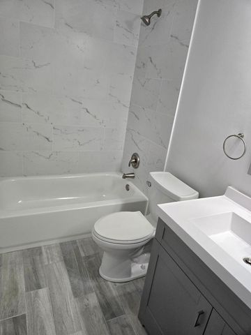 264 12th Street F, Wheeling, IL 60090