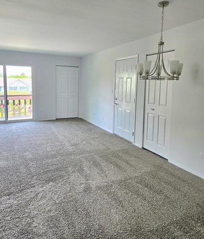 264 12th Street F, Wheeling, IL 60090