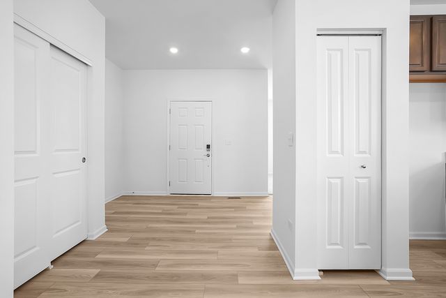 378 S Cottrell Lane, Aurora, IL 60506