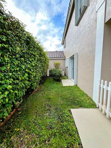 10560 NW 57th Ct, Coral Springs, FL 33076