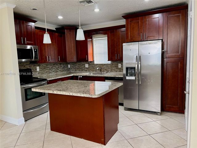 10560 NW 57th Ct, Coral Springs, FL 33076