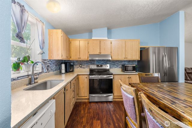 1024 Lincoln Avenue E, Tenino, WA 98589